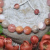 Браслеты "Цветущий сад" из персикового агата Ботсвана и окаменелого коралла