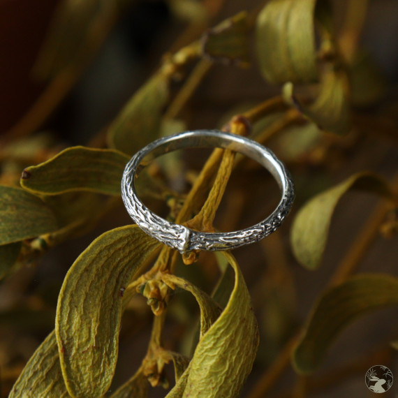 Серебряное кольцо “Веточка омелы”